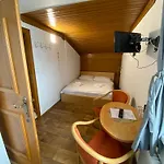Pensión Tyrol 3*