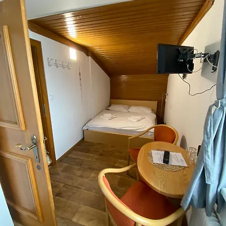 Affittacamere Tyrol 3*